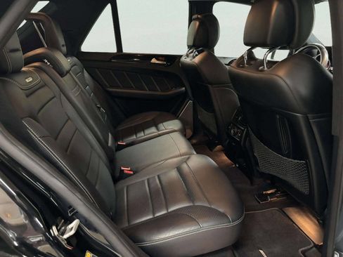 Used 2014 Mercedes-Benz ML 63 AMG 4MATIC image 19