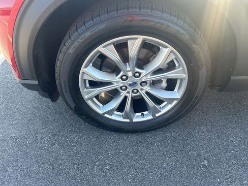 Used 2020 Ford Explorer XLT w/ Equipment Group 202A RWD image 9