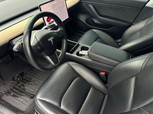 Used 2018 Tesla Model 3 Mid Range image 10