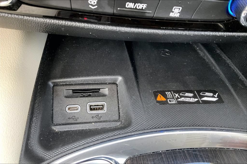 Used 2023 Buick Enclave Essence FWD image 18