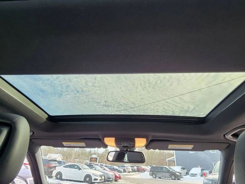 Used 2010 Mercedes-Benz E 350 4MATIC Sedan image 17