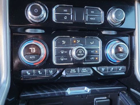 Used 2021 GMC Yukon XL Denali w/ Denali Premium Package image 19