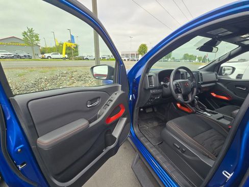 Used 2024 Nissan Frontier PRO-4X w/ Technology Package image 16