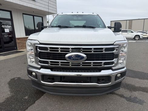 Used 2023 Ford F350 XLT w/ Snow Plow Prep Package image 9