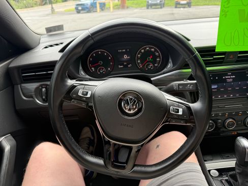 Used 2021 Volkswagen Passat 2.0T R-Line image 12