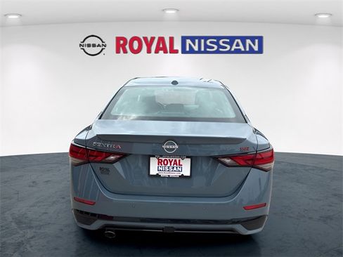 Used 2024 Nissan Sentra SR w/ SR Premium Package image 6