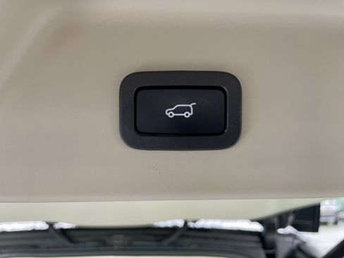 Used 2022 Land Rover Range Rover Westminster Edition image 37