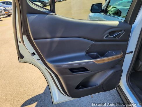 Used 2023 GMC Acadia SLE w/ Driver Convenience Package image 26