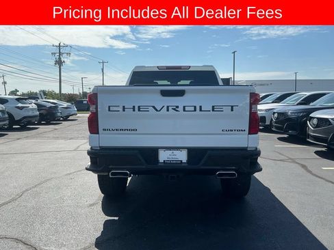 Used 2024 Chevrolet Silverado 1500 Custom Trail Boss w/ LPO, Dark Essentials Package AWD/4WD image 4