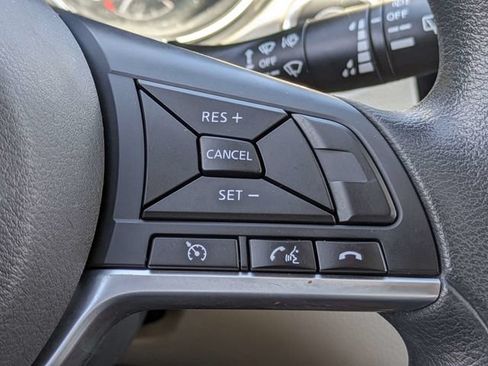Used 2018 Nissan Rogue Sport SV FWD image 25