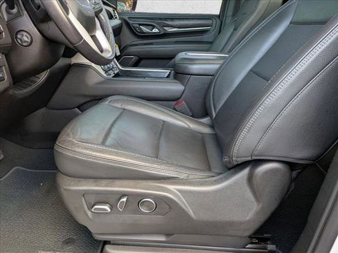 Used 2021 GMC Yukon Denali w/ Denali Premium Package image 13
