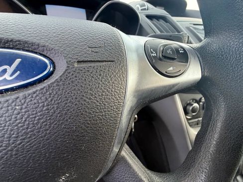 Used 2016 Ford Escape SE image 16