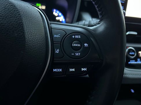 Used 2022 Toyota Corolla XSE image 18