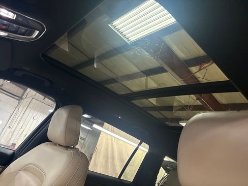 Certified 2023 Jeep Grand Cherokee L Limited image 13