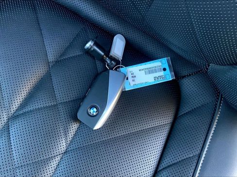 Used 2024 BMW X5 xDrive40i w/ Premium Package image 27