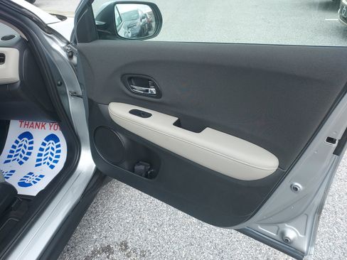 Used 2019 Honda HR-V LX image 21