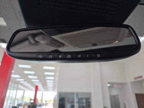 Used 2024 Nissan Armada SL image 42