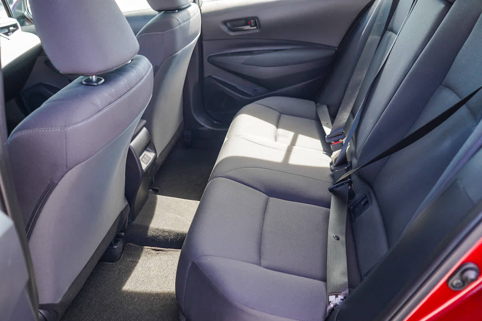 Certified 2025 Toyota Corolla LE FWD image 22