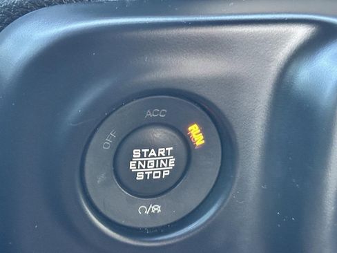 Used 2021 Jeep Wrangler Sport image 15