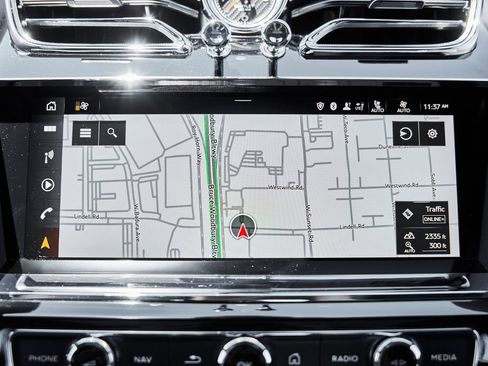 Used 2021 Bentley Bentayga AWD/4WD image 73