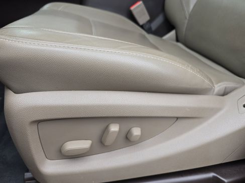 Used 2016 GMC Sierra 2500 SLT w/ Duramax Plus Package image 12