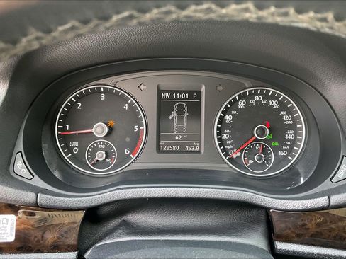 Used 2015 Volkswagen Passat TDI SEL Premium image 20