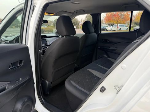 Used 2019 Nissan Kicks SV w/ Exterior Package image 13