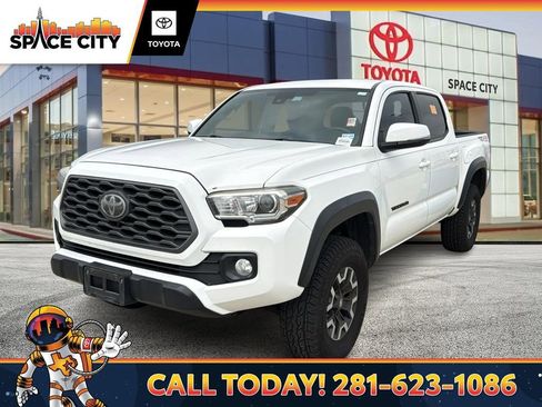 Used 2020 Toyota Tacoma TRD Off-Road AWD/4WD image 1