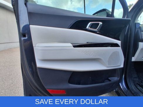 Used 2024 Kia Carnival EX FWD image 13