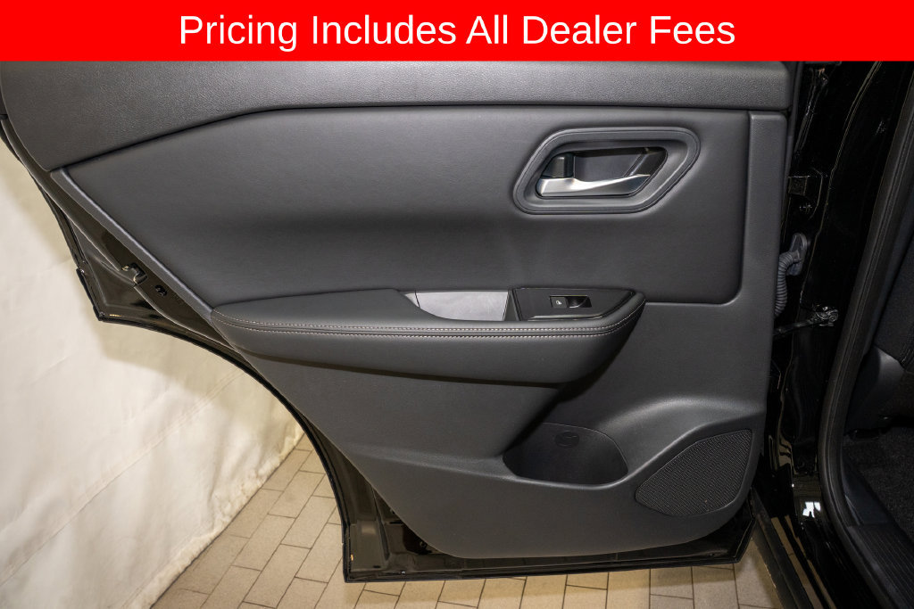 Certified 2026 Nissan Rogue SV FWD image 10