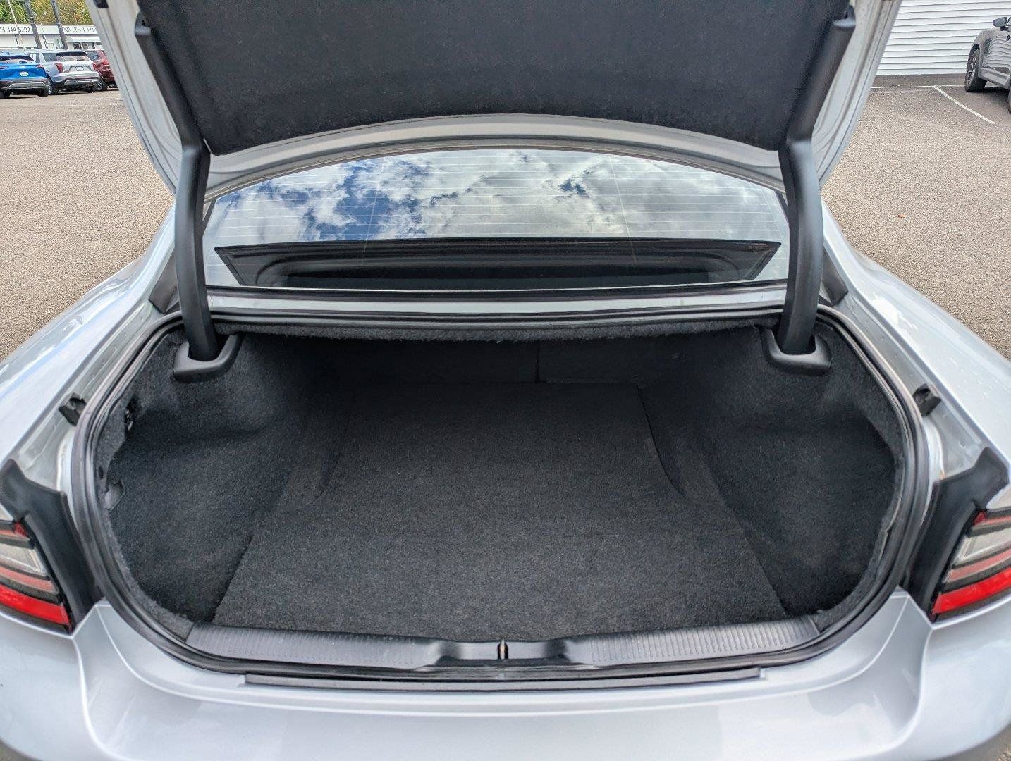 Used 2019 Dodge Charger SXT RWD image 30