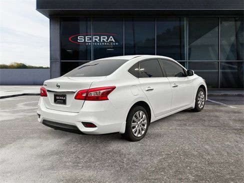 Used 2016 Nissan Sentra S image 5