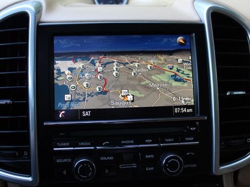 Used 2014 Porsche Cayenne AWD/4WD image 31