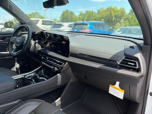 New 2026 Chevrolet Traverse High Country w/ LPO, Floor Liner Package FWD image 11