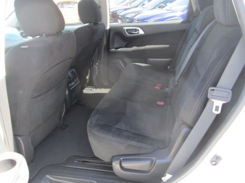 Used 2015 Nissan Pathfinder SV AWD/4WD image 10