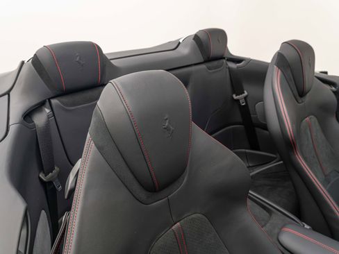 Certified 2025 Ferrari Roma Spider RWD image 34