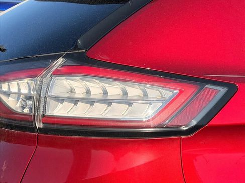Used 2017 Ford Edge Titanium w/ Technology Package FWD image 15