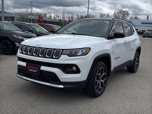 Used 2025 Jeep Compass Limited AWD/4WD image 2