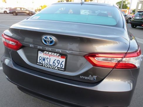 Used 2020 Toyota Camry LE image 12