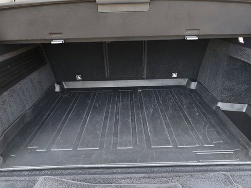 Used 2018 Land Rover Range Rover HSE image 17