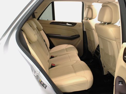 Used 2016 Mercedes-Benz GLE 350 w/ Premium Package image 43