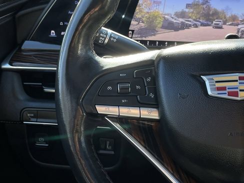Used 2023 Cadillac Escalade ESV Premium Luxury image 13