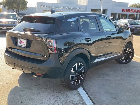 Used 2025 Nissan Kicks SV image 5