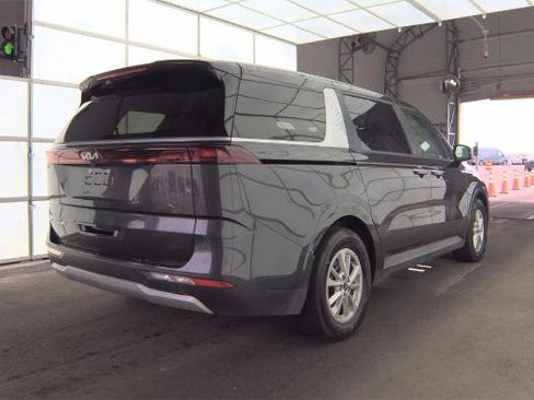 Used 2022 Kia Carnival LX FWD image 5
