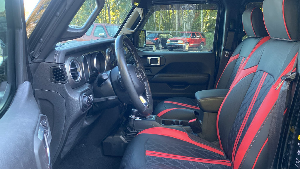 Used 2022 Jeep Wrangler Unlimited Sahara w/ LED Lighting Group AWD/4WD image 15