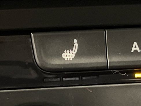 Certified 2022 Volkswagen Taos SE image 26