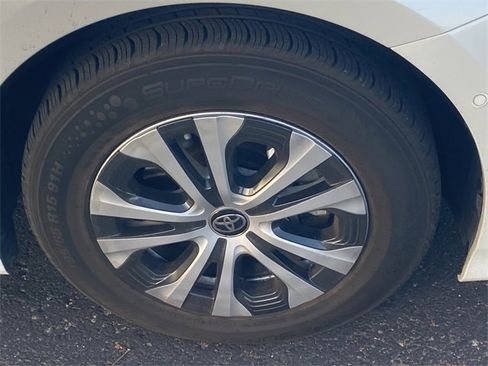 Used 2021 Toyota Prius Prime Limited image 4