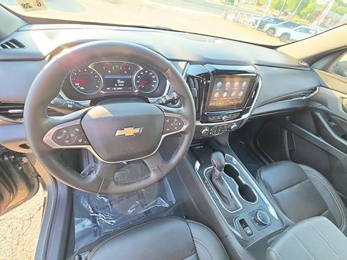 Used 2023 Chevrolet Traverse LT w/ LPO, Floor Liner Package AWD/4WD image 9