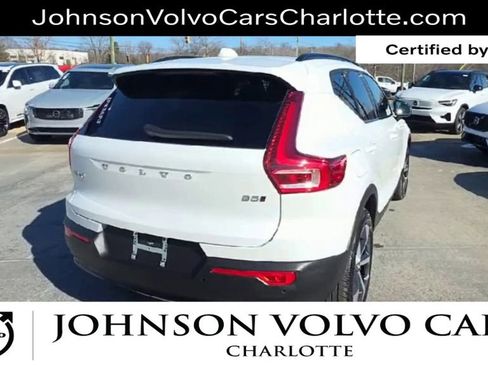 Certified 2025 Volvo XC40 B5 Plus image 8