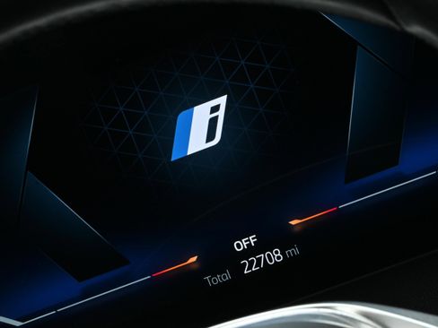 Certified 2024 BMW i7 eDrive50 w/ Executive Package RWD image 21